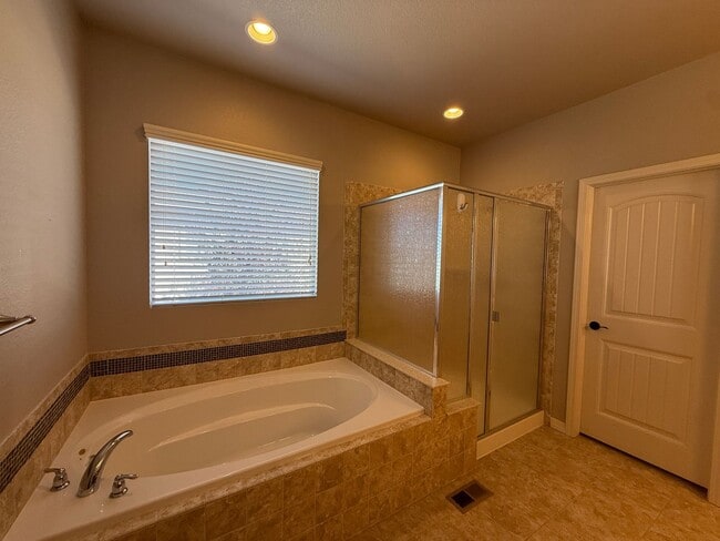 Building Photo - 15834 Kansas Pacific Ct