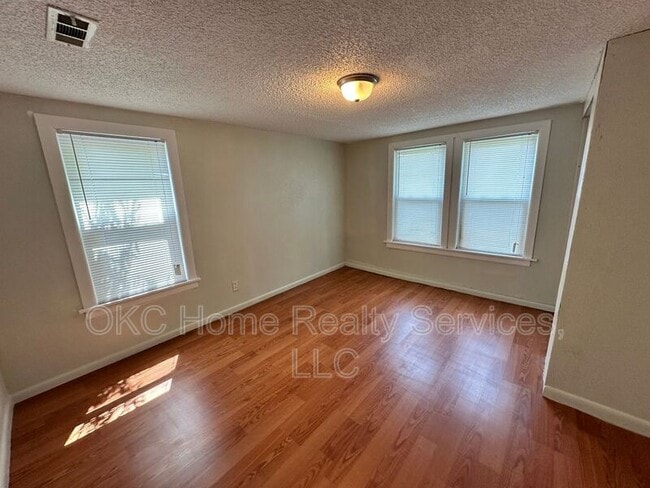 Building Photo - 2936 SW 50th St