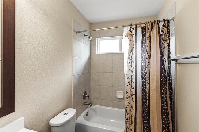 Building Photo - 5314 Belle Manor Ln