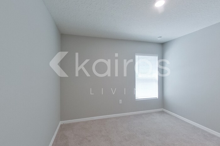 Building Photo - 1924 W Roseboro Dr