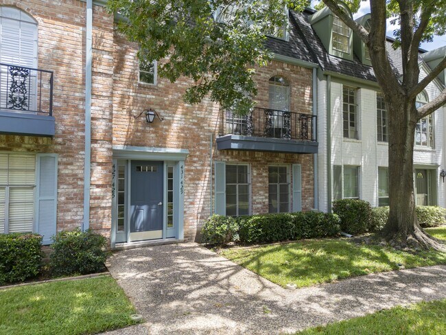 Building Photo - 429 N Post Oak Ln