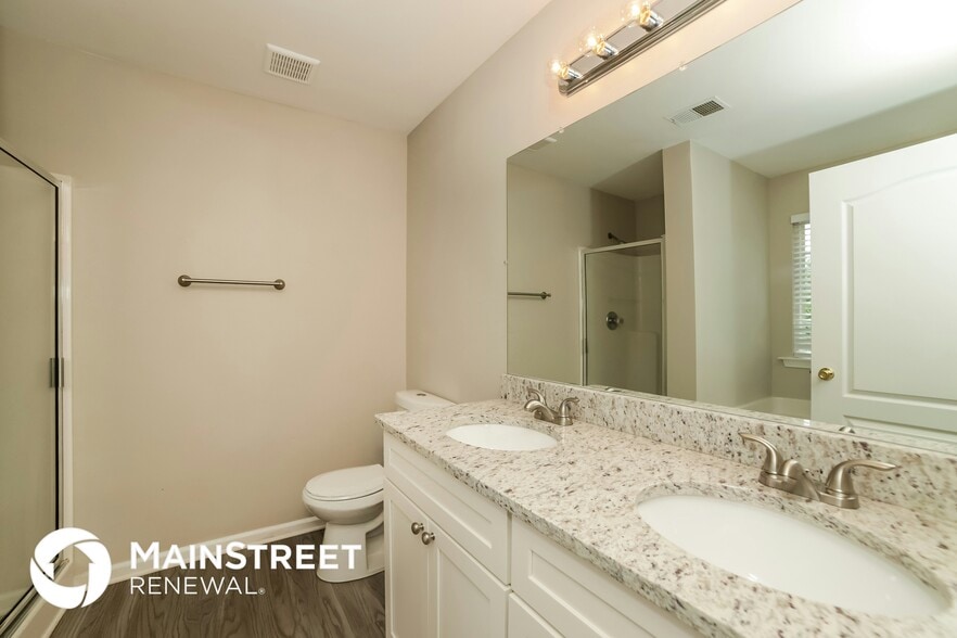 Building Photo - 2540 Lithia Ridge Dr