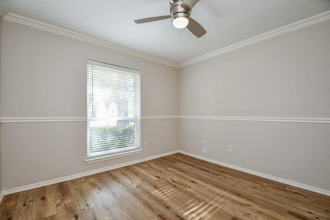 Building Photo - 10706 Inwood Dr