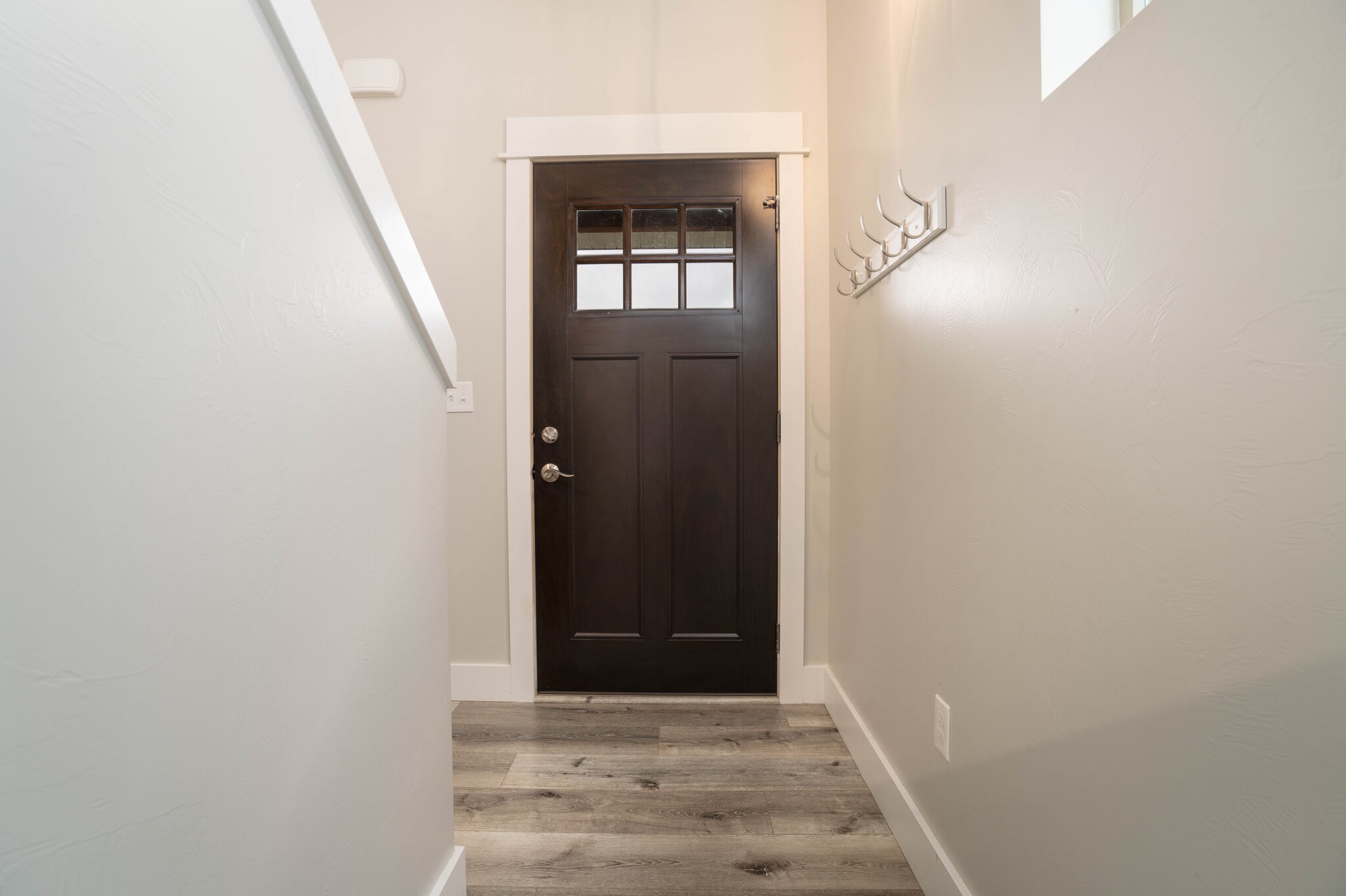 Building Photo - 1403 Happy Ln