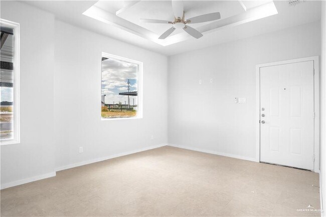 Building Photo - 409 N Onyx Ave