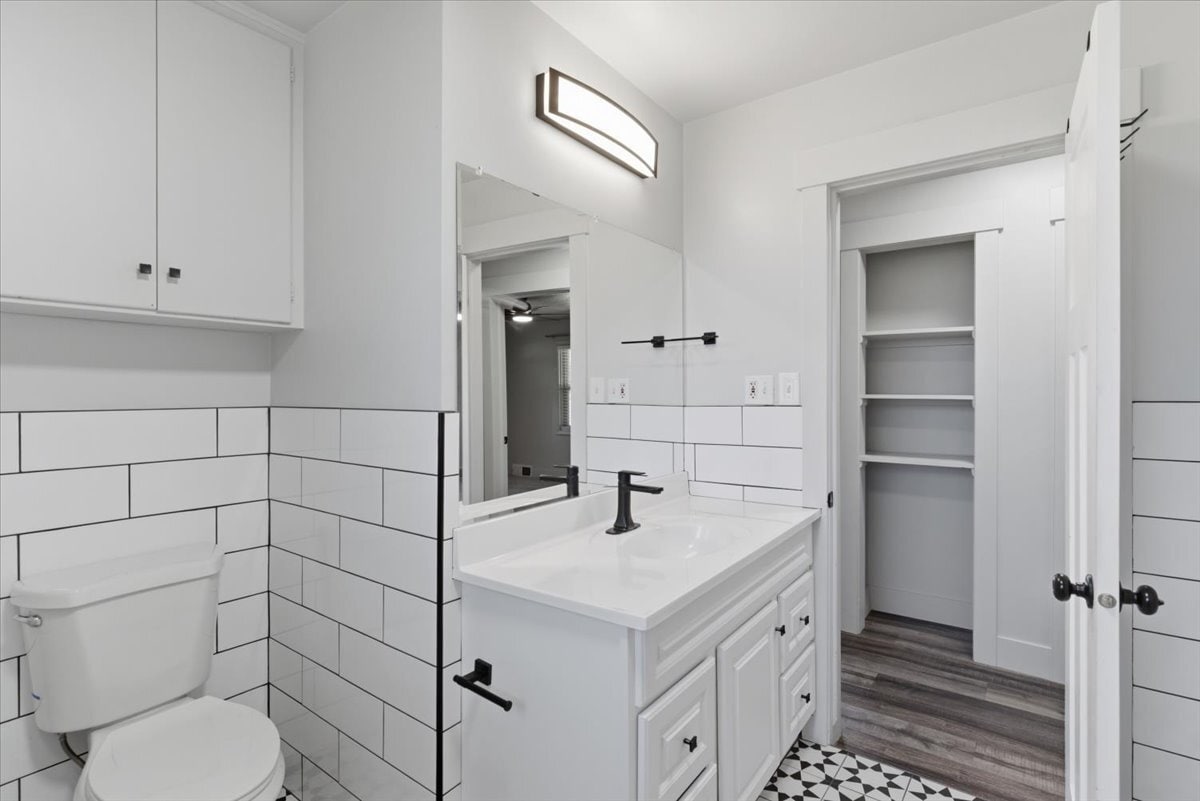 Building Photo - 5564 S 2425 W