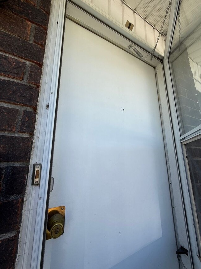 Building Photo - 1301 W 14th St