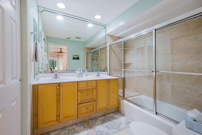 Building Photo - Hillside Home-3 bedrooms- 2 baths -2 car garage- Furnished-Available Now !