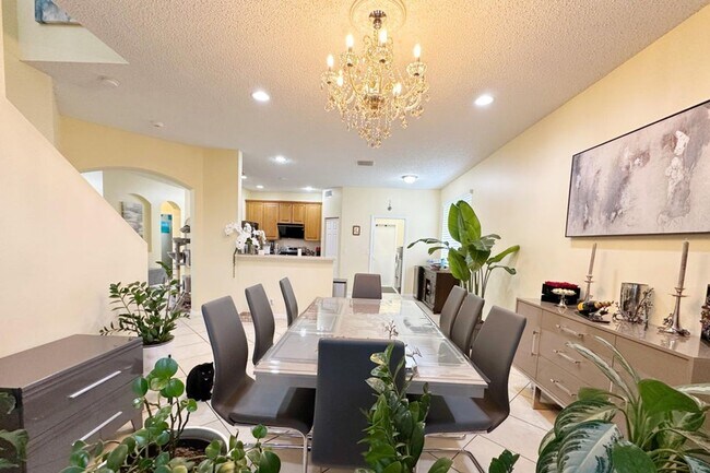 Building Photo - 5152 Woodfield Way