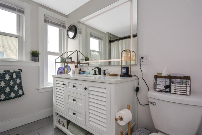 Building Photo - 21 Cemetery St