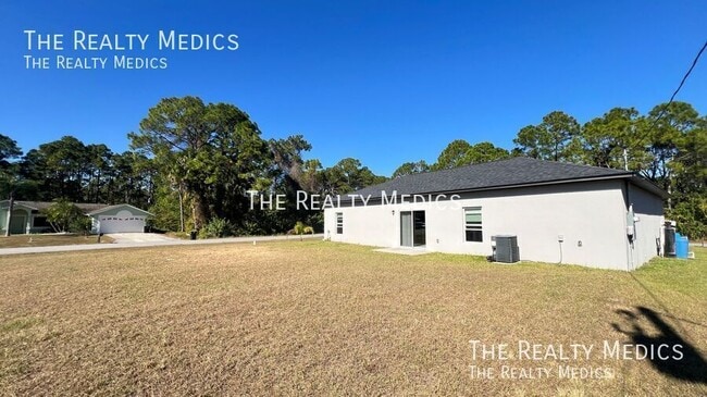 Building Photo - 1750 Loquat Ct NW