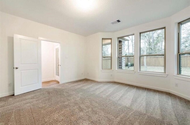 Building Photo - 16314 Apache Wds Wy