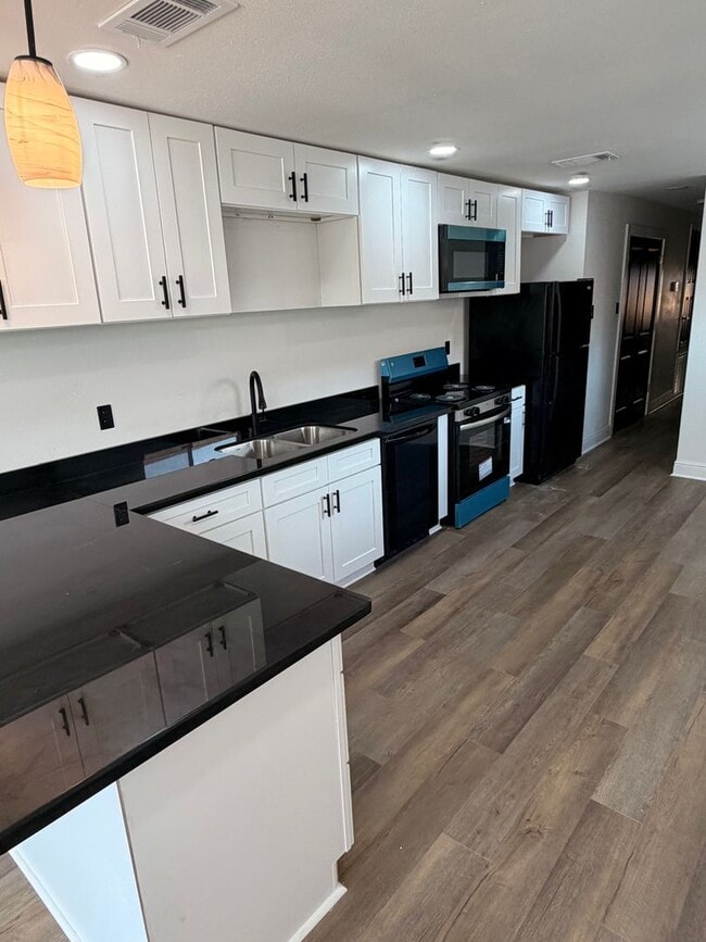 Building Photo - 4210 Alfred St