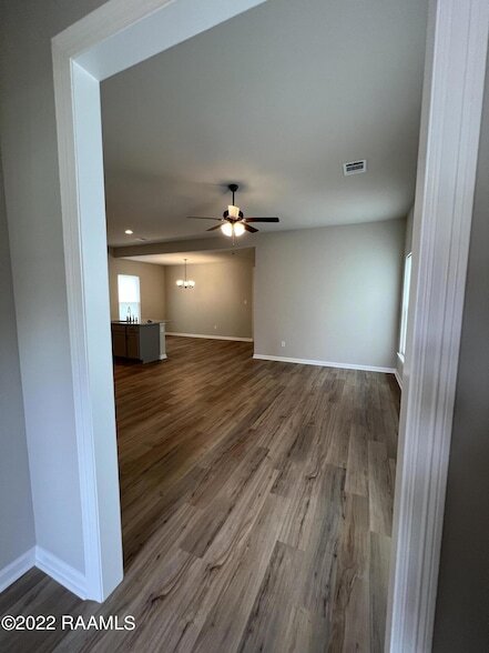 Building Photo - 307 Grassy Meadows Ln