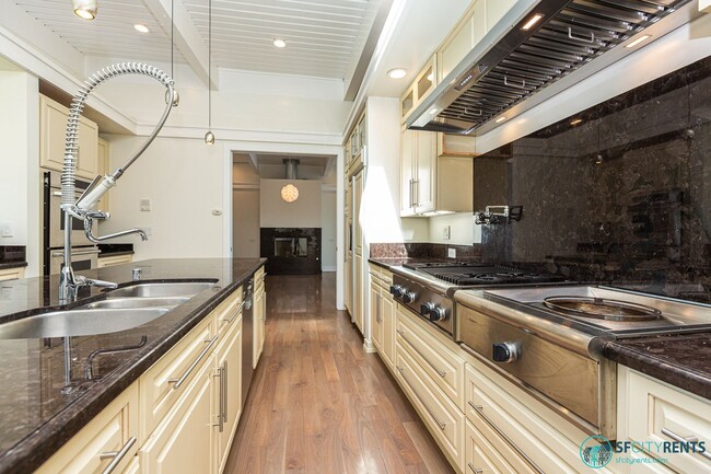 Building Photo - Sherwood Forest: Single Family Home w/ 2 C...
