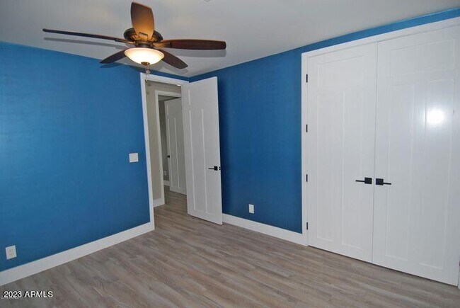 Building Photo - 8541 E Catalina Dr