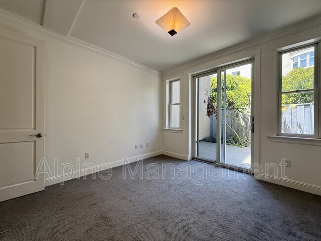 Building Photo - 3316 California St