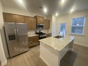 Building Photo - 152 Parkwood Dr