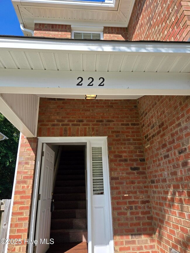Primary Photo - 207 Durango Pl
