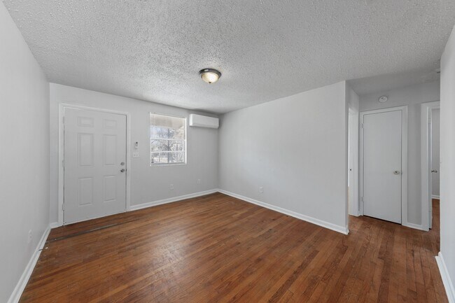 Building Photo - 1531 Louisiana St