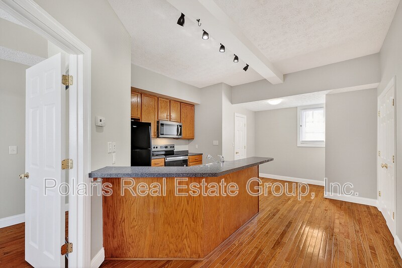 Building Photo - 145 E 14th St