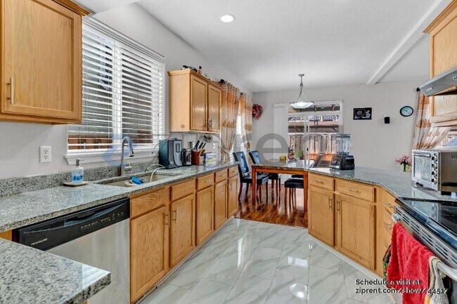 Building Photo - 3963 NW 148th Pl