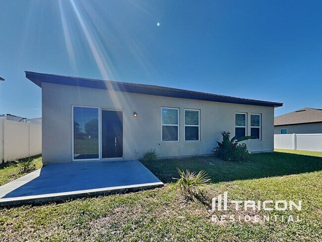 Building Photo - 15121 Sora St