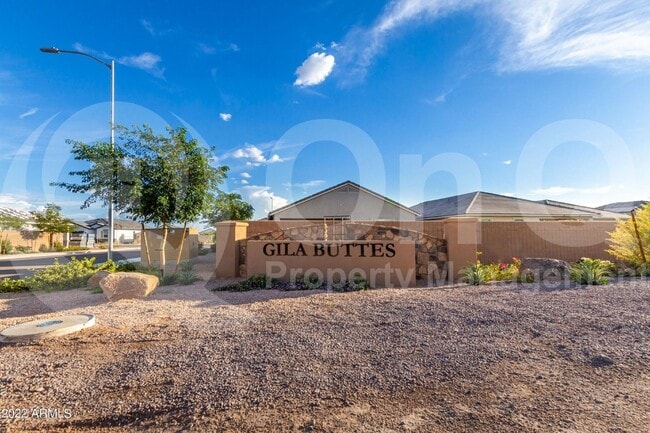 Building Photo - 1027 W Avalon Canyon Dr