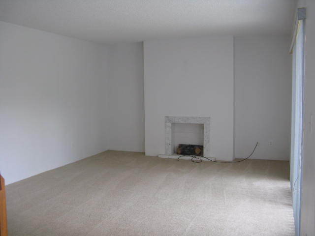 Building Photo - Parkwoods 5576-4