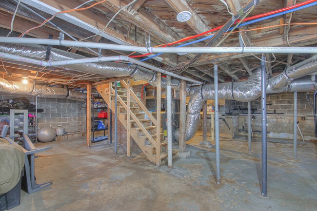 Building Photo - 1609A Cahal Ave
