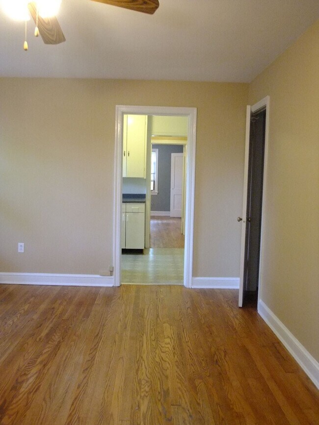 Building Photo - 8206 Greenwood Ave