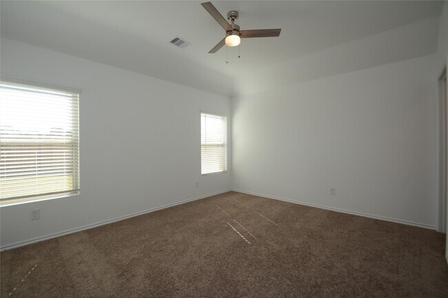 Building Photo - 1319 Winding Willow Dr