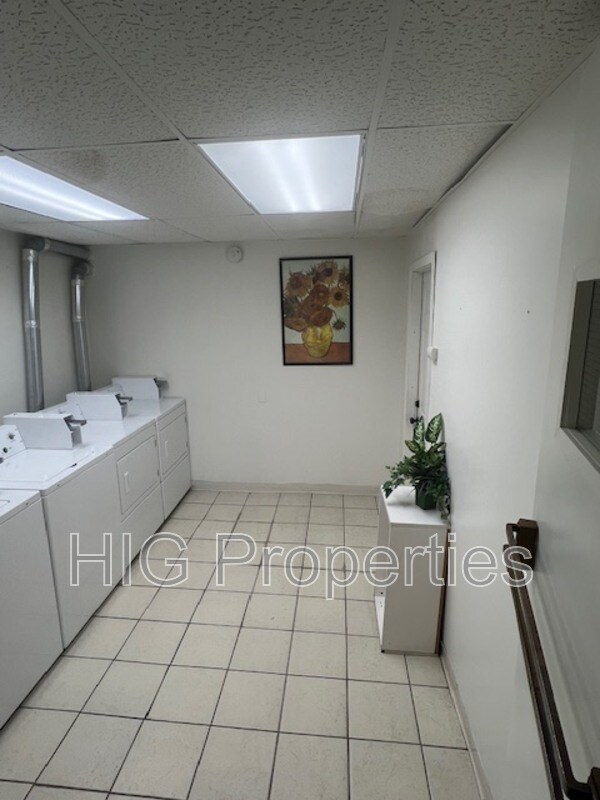 Building Photo - 1530 N Downing St