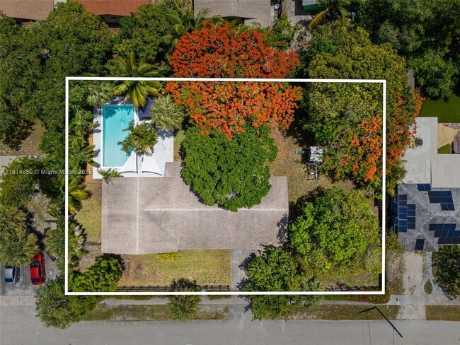 Building Photo - 1708 SW 11th St