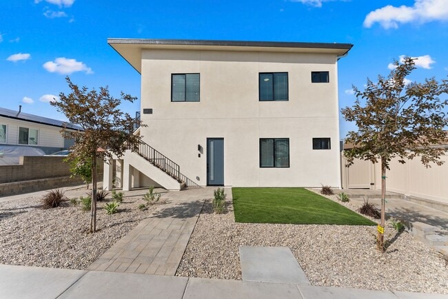 Building Photo - Brand New Construction! 1/2 Month FREE move in special!!