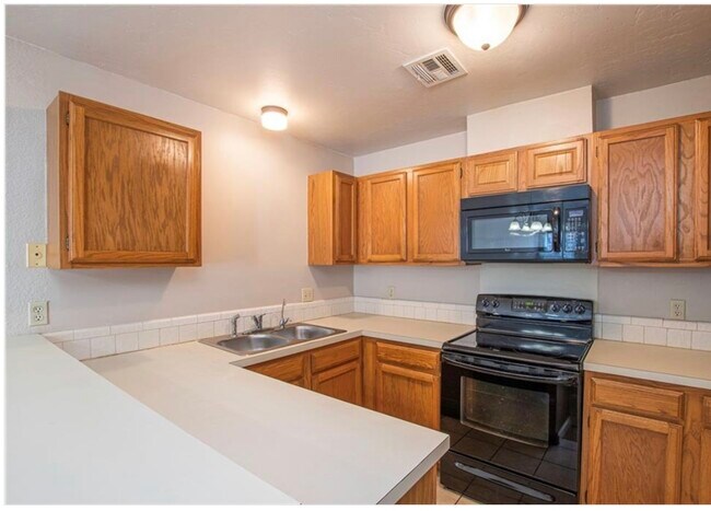 Building Photo - 9811 River Birch Dr