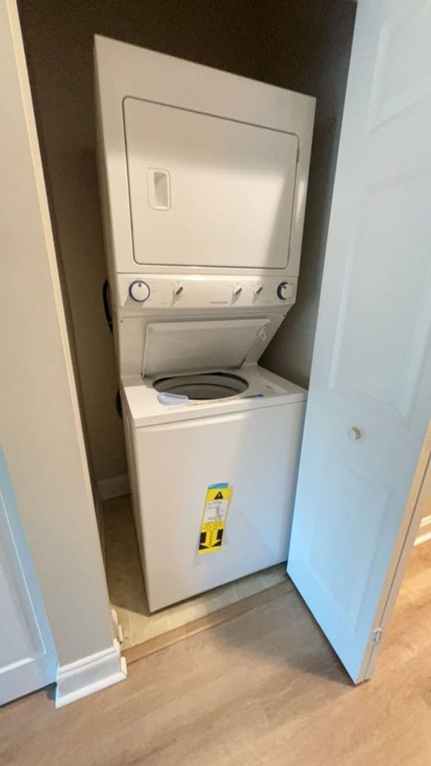 Building Photo - Beautiful 1st Floor, 2BD, 2BA in the World Tour Community