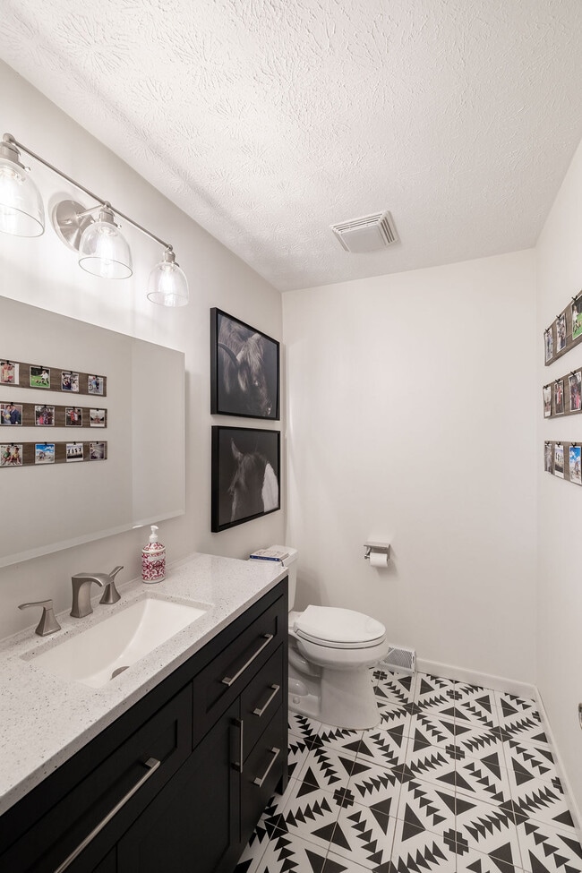 Building Photo - 12578 Royce Ct