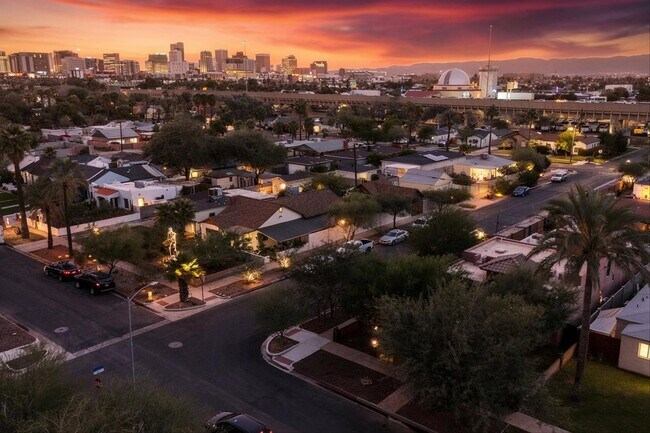 Building Photo - 1629 W Willetta St