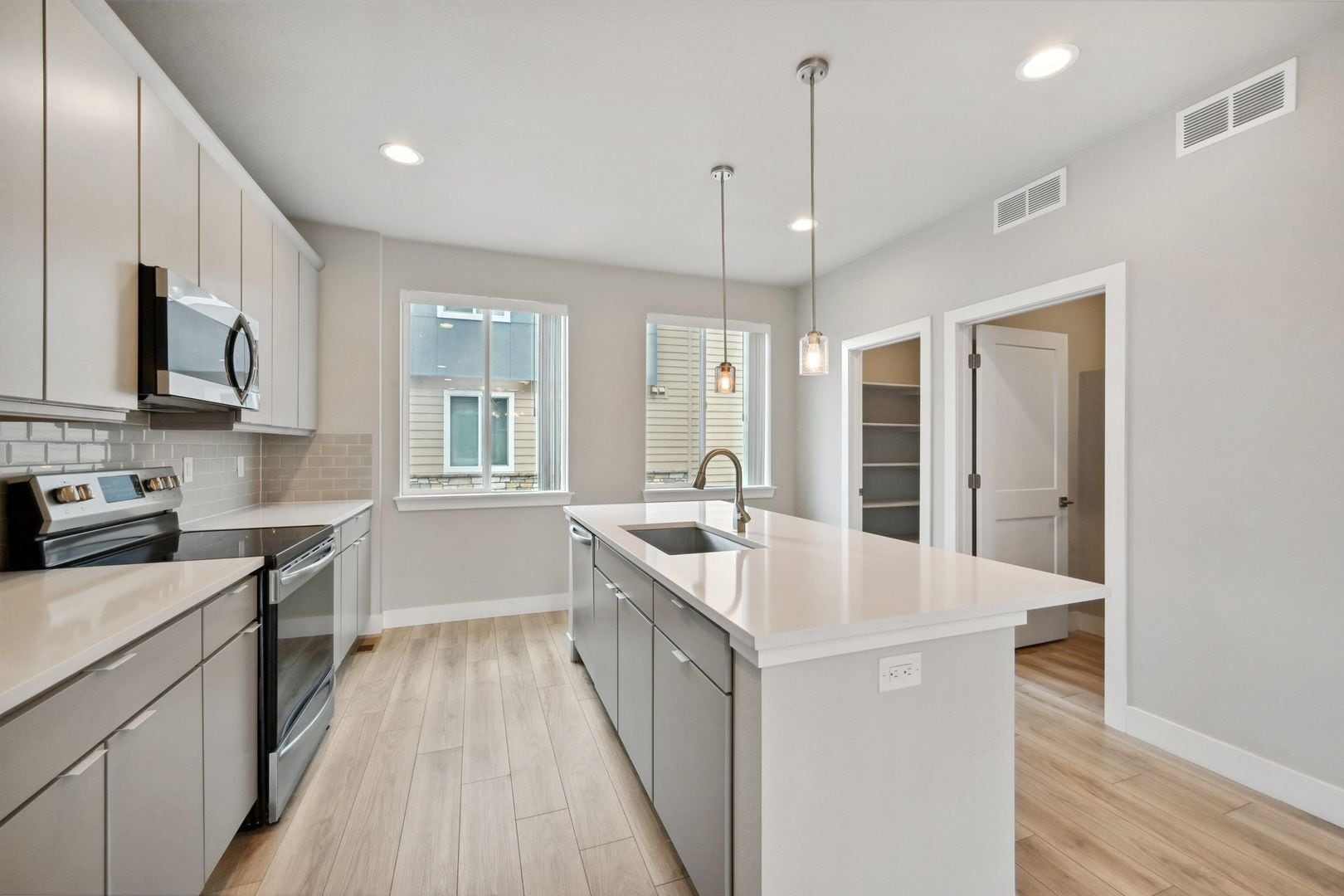 Building Photo - 6719 S Tempe Ct