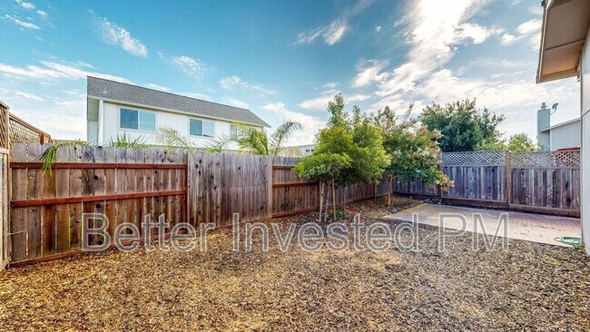 Building Photo - 1417 Gregory Ct