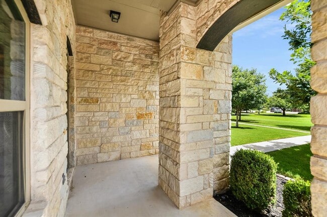 Building Photo - 600 Allens Creek Way