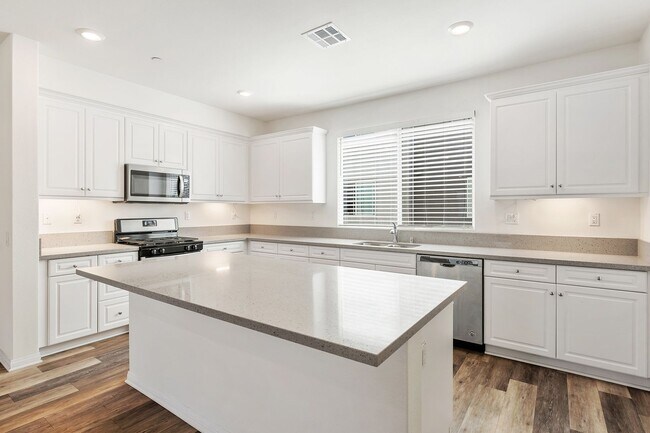 Building Photo - 14055 Ruby Ln