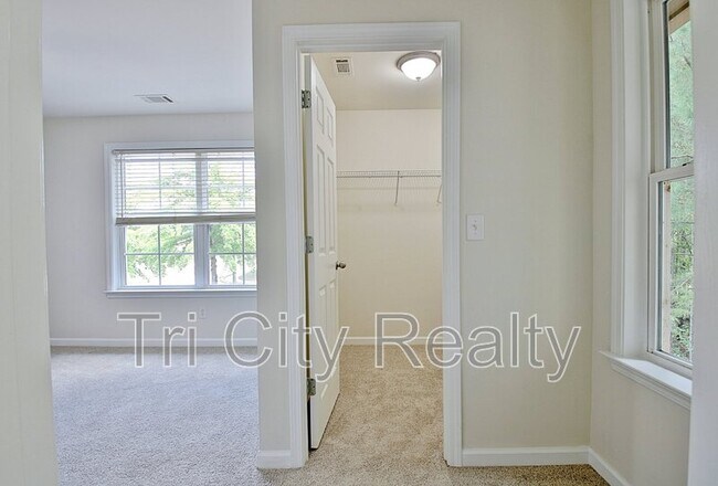 Building Photo - 111 Covington Terrace