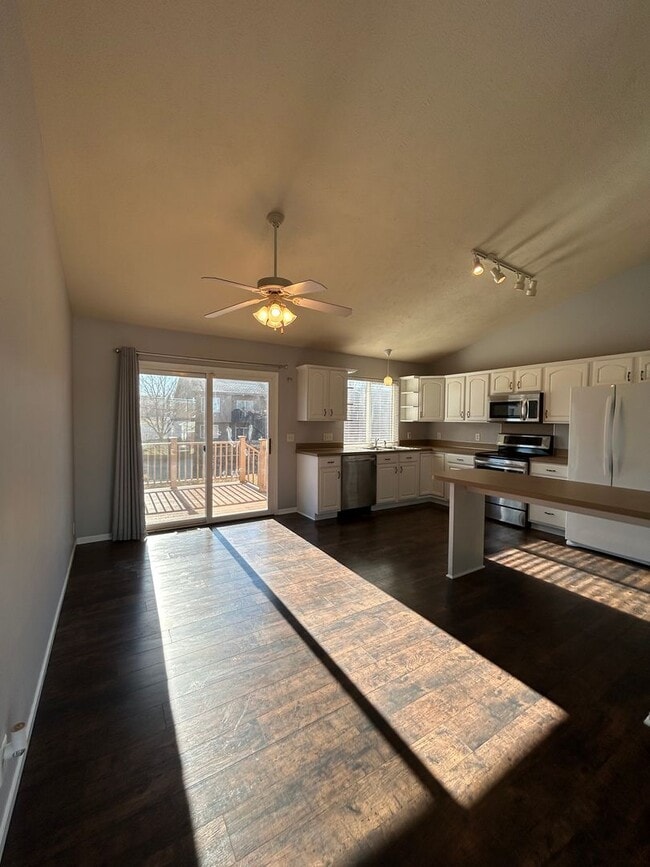 Building Photo - Spacious 3 Bed, 2 Bath Home in Papillion, Ne