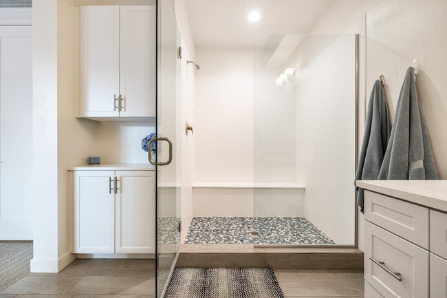 Building Photo - 1701 Retreat Cir