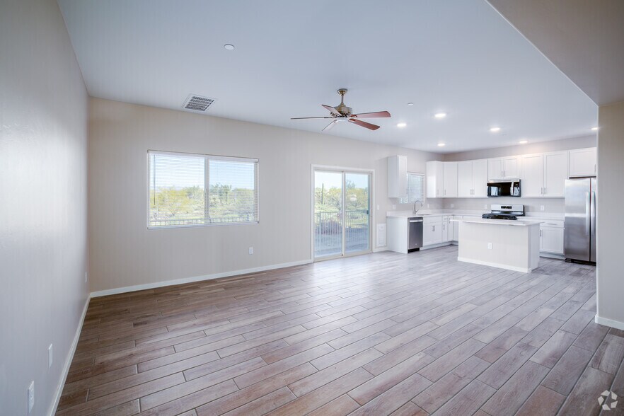 3BR, 2.5BA - 1,735SF Corner Unit - Cortaro Point