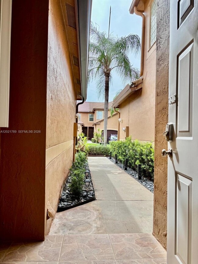 Building Photo - 1498 Barcelona Way