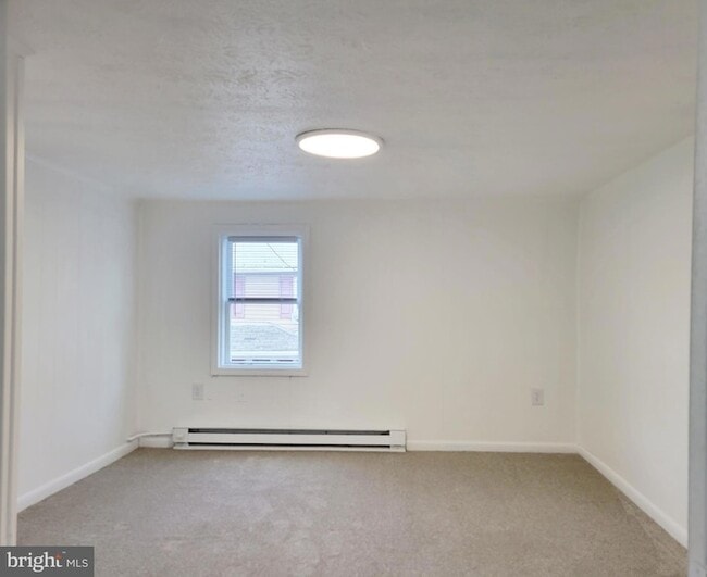 Building Photo - 233 Kern St