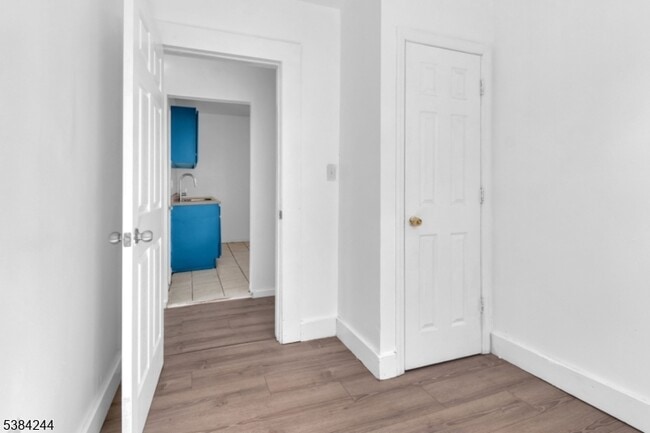 Building Photo - 47 Parkview Terrace